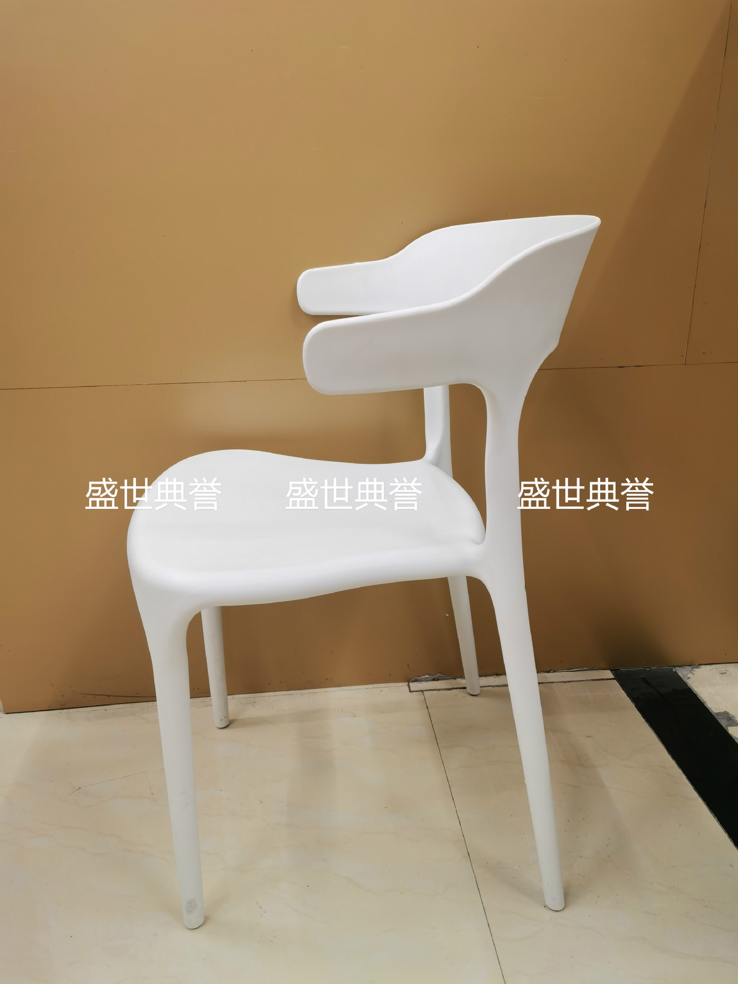 Foreign Trade Export Outdoor Chair of Wedding Ceremony Wedding Plastic Folding Chair Modern Restaurant Ox Horn Chair Foreign Trade Export Outdoor Chair of Wedding Ceremony Wedding Plastic Folding Chair Modern Restaurant Ox Horn Chair