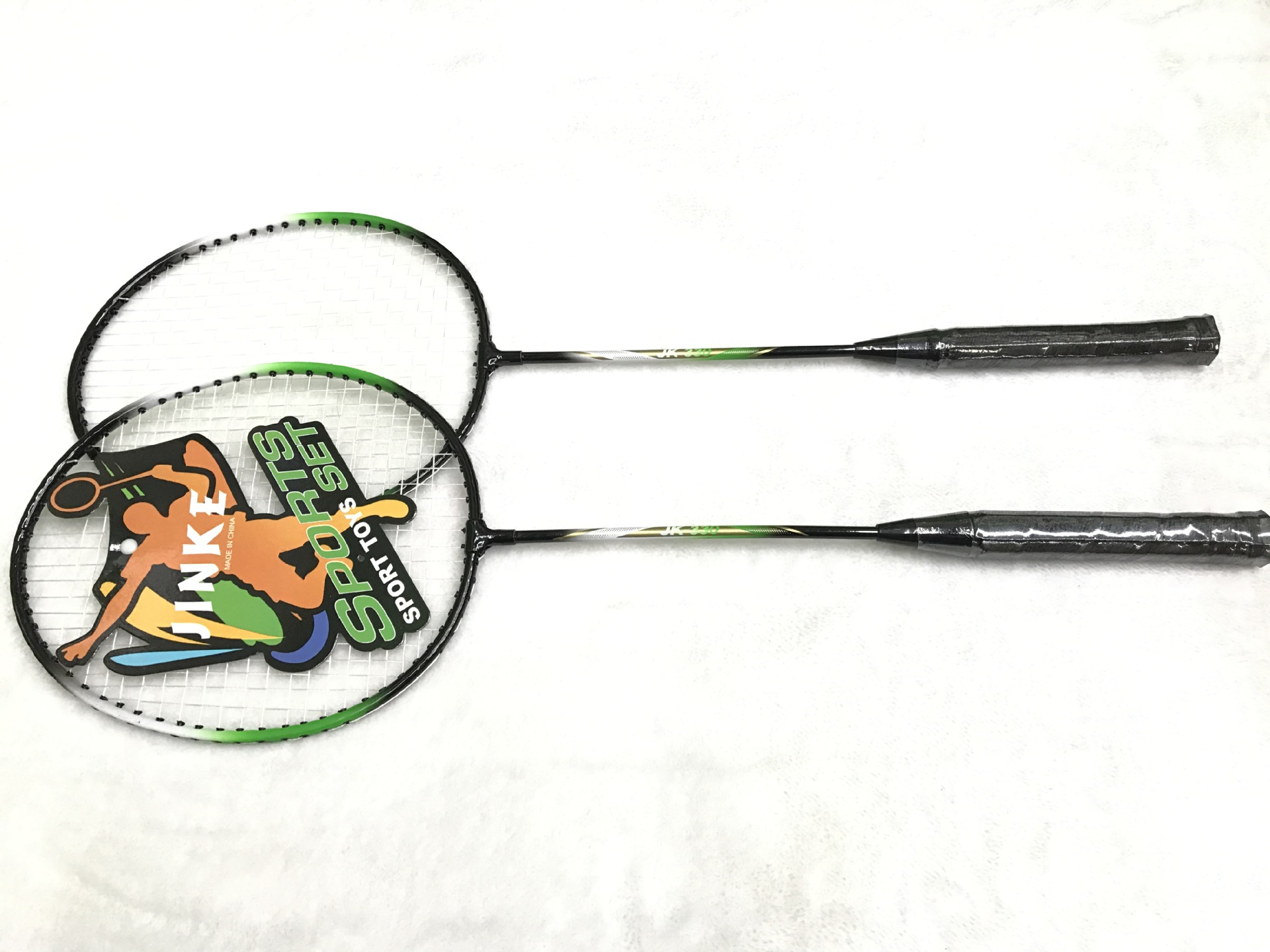 The factory direct selling JINKE-1005 badminton rackets 2 pieces to take super light alloy competition training special The factory direct selling JINKE-1005 badminton rackets 2 pieces to take super light alloy competition training special