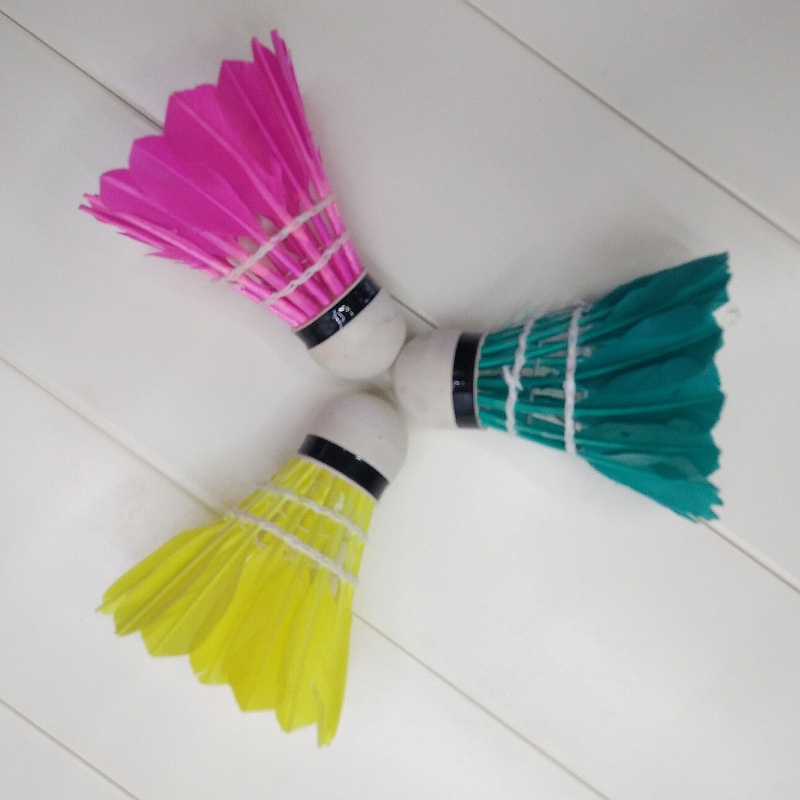 Manufacturers direct sales of color badminton 3 CARDS to install resistance to play creative badminton training 