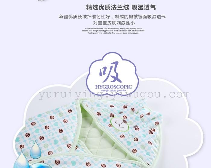 The infant was holding newborn children sleeping bag baby sleeping baby sleeping bag was split kick against the winter The infant was holding newborn children sleeping bag baby sleeping baby sleeping bag was split kick against the winter