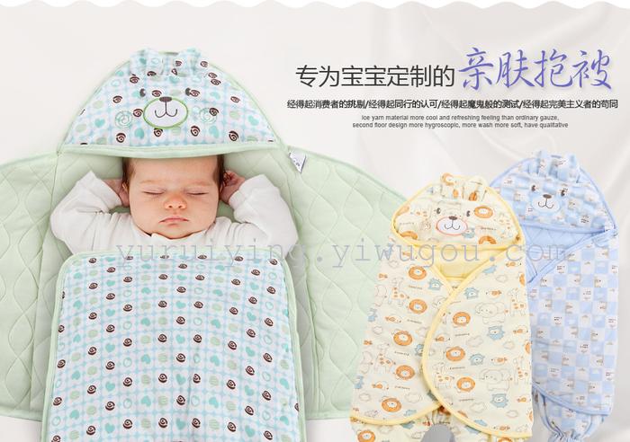The infant was holding newborn children sleeping bag baby sleeping baby sleeping bag was split kick against the winter The infant was holding newborn children sleeping bag baby sleeping baby sleeping bag was split kick against the winter