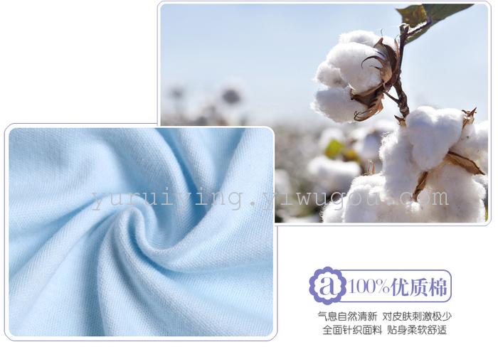 The infant was holding newborn children sleeping bag baby sleeping baby sleeping bag was split kick against the winter The infant was holding newborn children sleeping bag baby sleeping baby sleeping bag was split kick against the winter