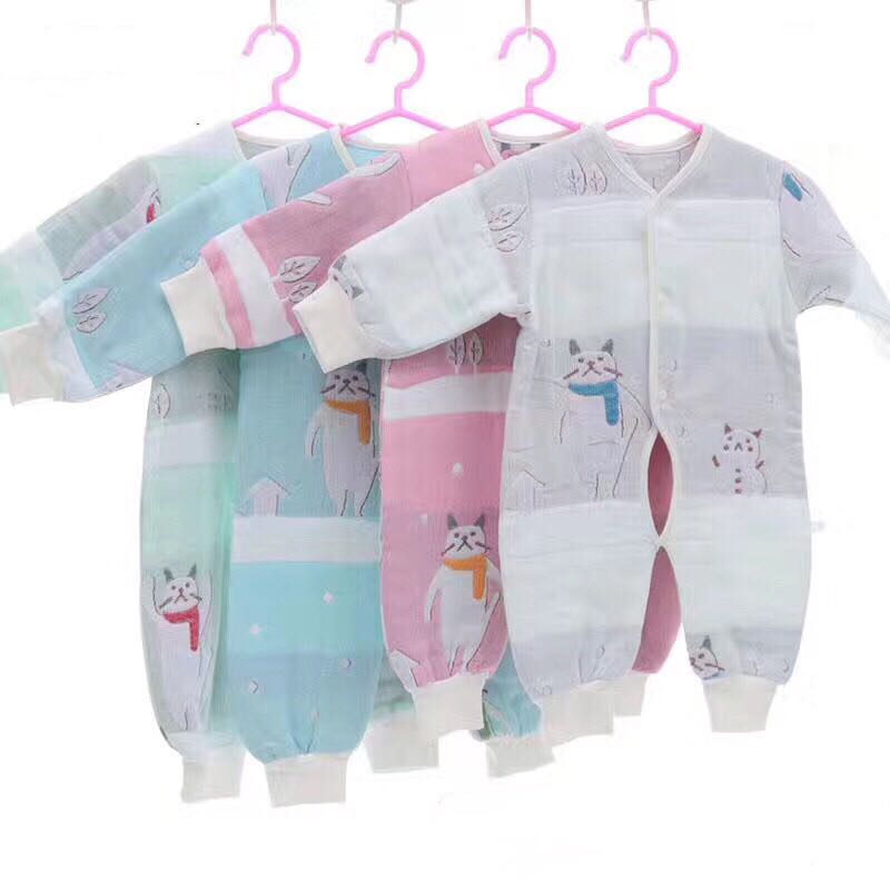 Six layers of gauze sleeping bag to climb on baby clothes and dance cat Six layers of gauze sleeping bag to climb on baby clothes and dance cat