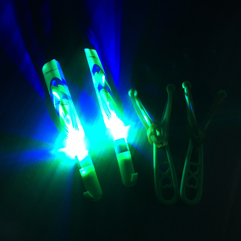 20 LED Light Flash Catapult Flying arrows Children's toys Round blue light Flashing whistle Catapult flying Fairies 20 LED Light Flash Catapult Flying arrows Children's toys Round blue light Flashing whistle Catapult flying Fairies