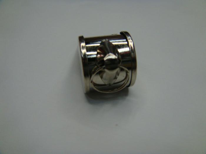 Champion iron bulk wrapping metal whistle referee whistle whistle conventional whistle sports whistle survival whistle Champion iron bulk wrapping metal whistle referee whistle whistle conventional whistle sports whistle survival whistle