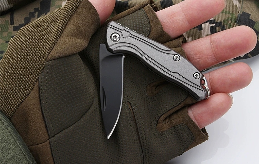 New Mini Aluminum Handle Folding Knife Stainless Steel Outdoor Survival Folding Knife Portable Lockless Pocket Knife New Mini Aluminum Handle Folding Knife Stainless Steel Outdoor Survival Folding Knife Portable Lockless Pocket Knife