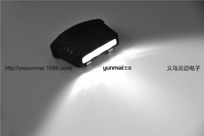 Wholesale 3*LED brim lamp clip cap type outdoor flashlight cap clip lamp lamp cap lamp hunting fishing