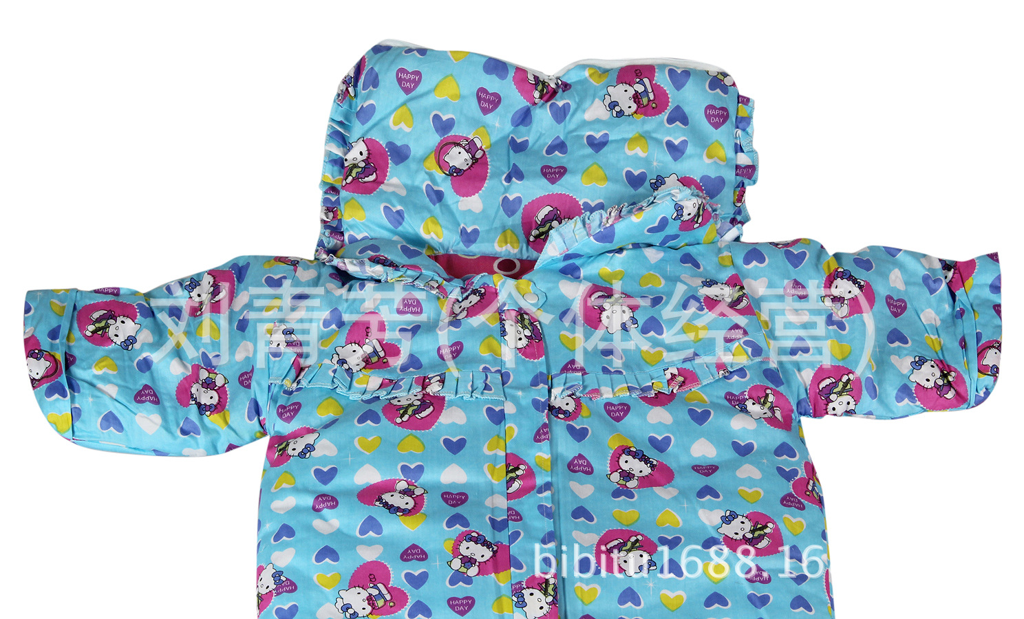 Baby with sleeved sleeping bag in autumn and winter is kicked by Baby