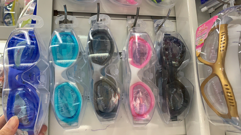 Our Factory Specializes in Producing Diving Mask Swimming Goggles and Swimming Caps. Our Factory Specializes in Producing Diving Mask Swimming Goggles and Swimming Caps.