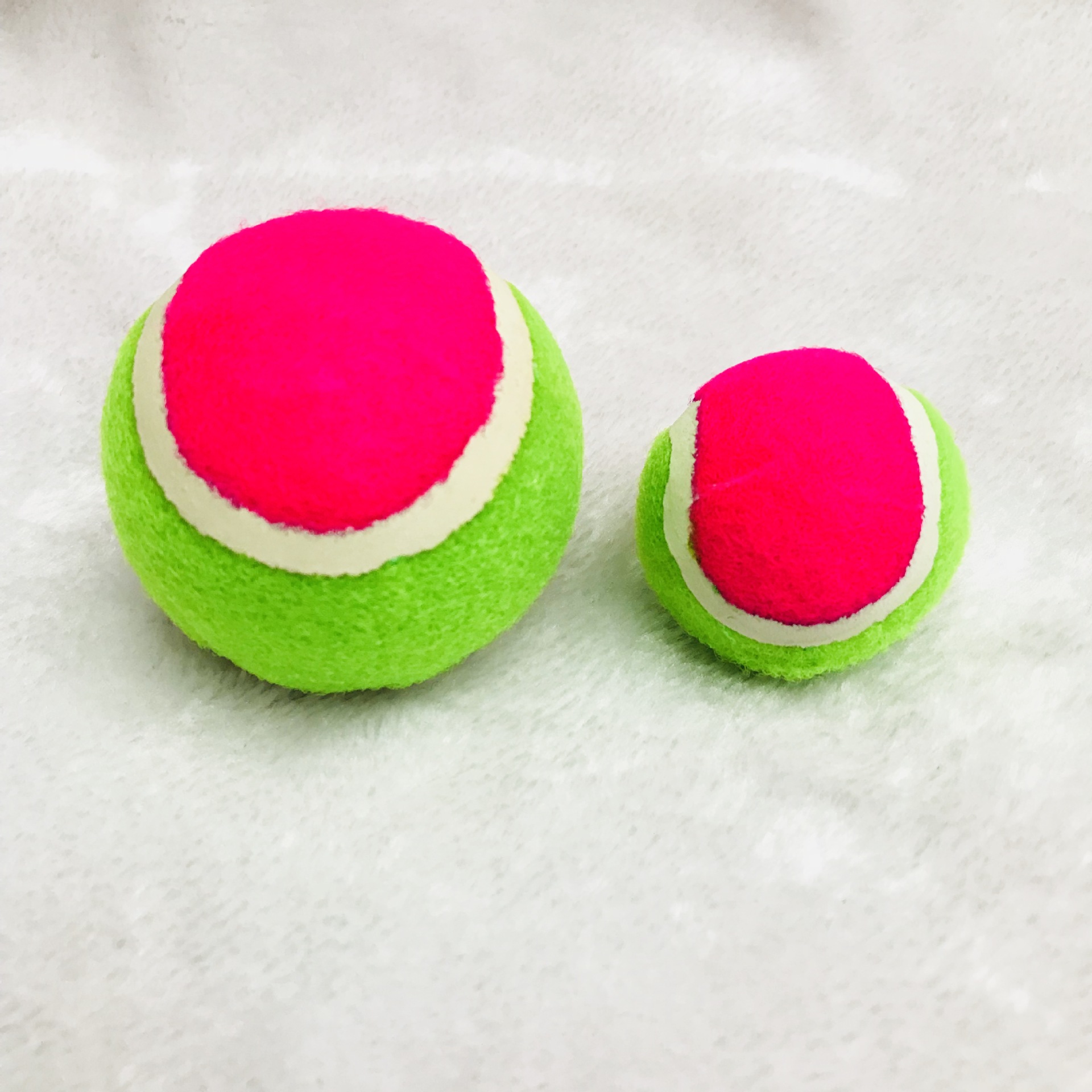 The factory sells the 2 inch sticky target ball to the ball, and the tennis beach ball is small wholesale. The factory sells the 2 inch sticky target ball to the ball, and the tennis beach ball is small wholesale.