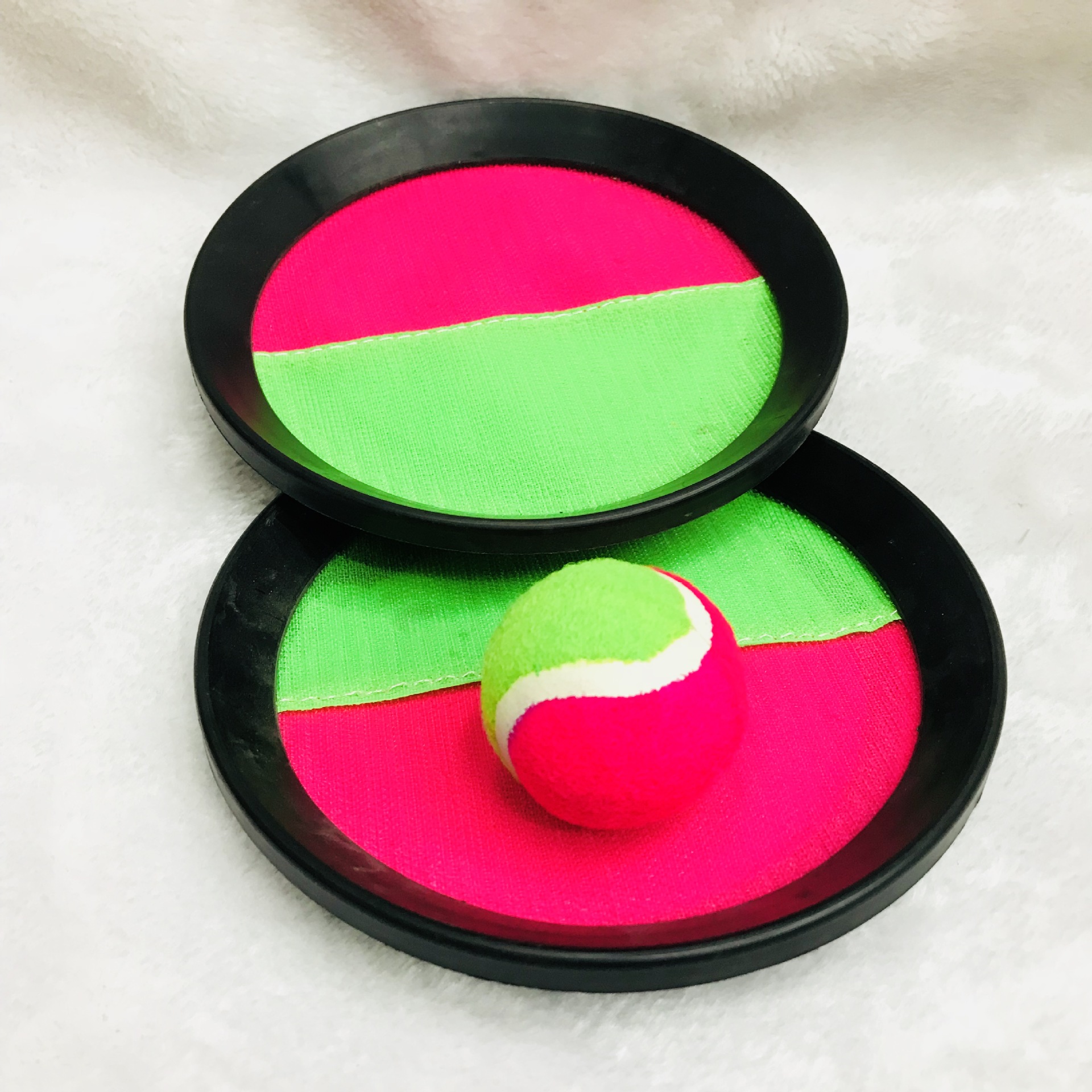 The factory sells the 2 inch sticky target ball to the ball, and the tennis beach ball is small wholesale. The factory sells the 2 inch sticky target ball to the ball, and the tennis beach ball is small wholesale.