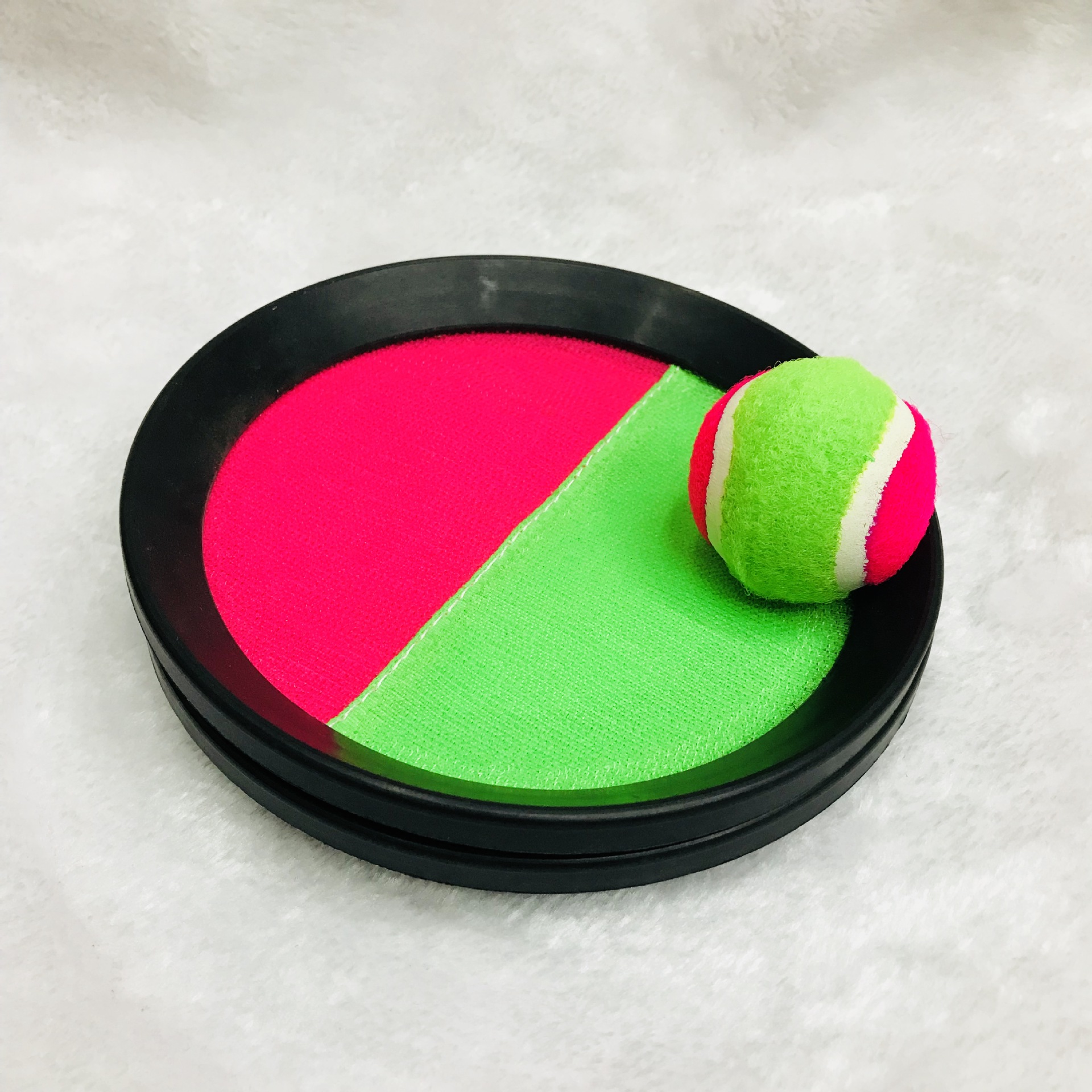 The factory sells the 2 inch sticky target ball to the ball, and the tennis beach ball is small wholesale. The factory sells the 2 inch sticky target ball to the ball, and the tennis beach ball is small wholesale.