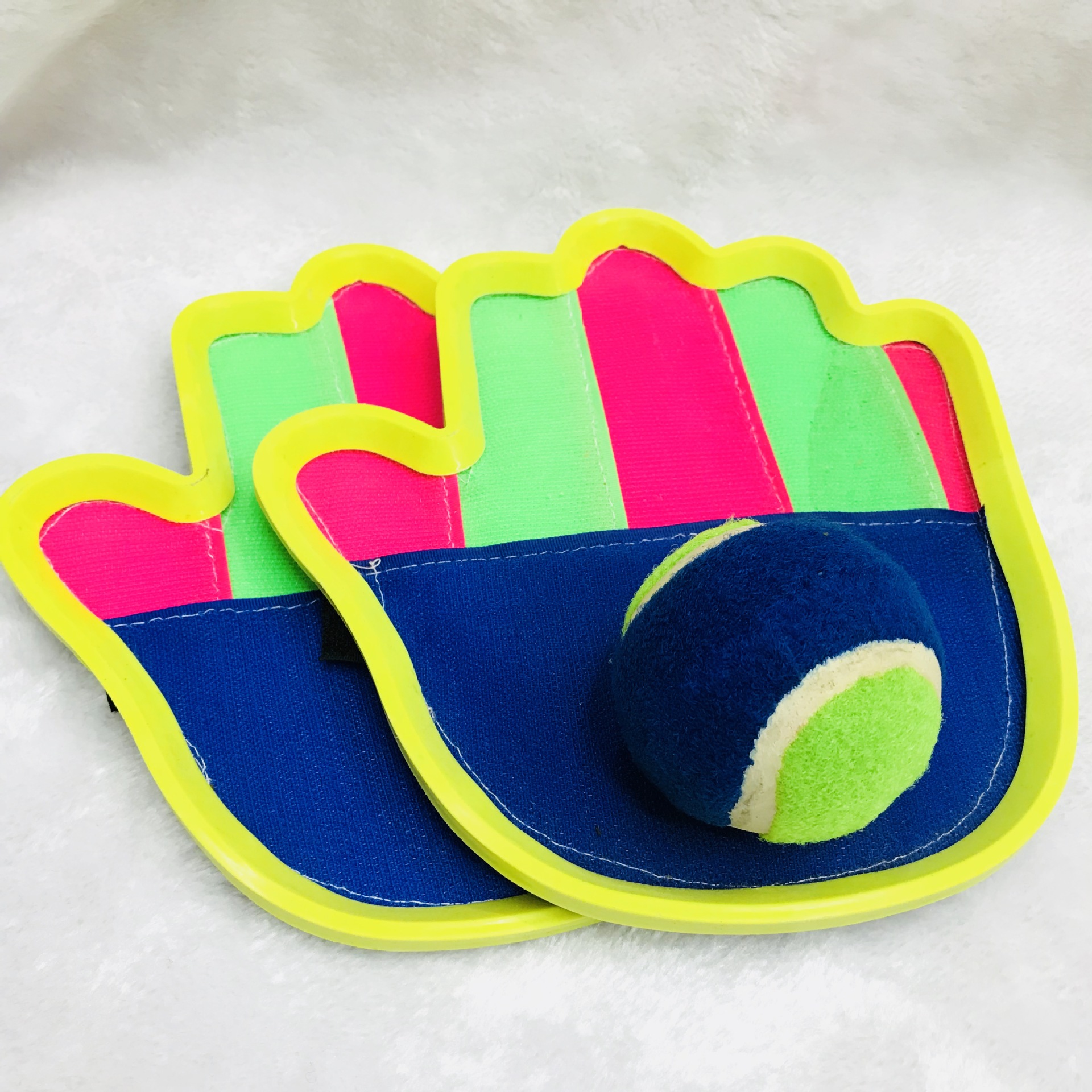 The factory sells the 2 inch sticky target ball to the ball, and the tennis beach ball is small wholesale. The factory sells the 2 inch sticky target ball to the ball, and the tennis beach ball is small wholesale.