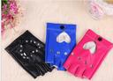 2014 new ladies thin half-finger glove spring/summer fashion in Europe and a heart-shaped cutout half gloves wholesale