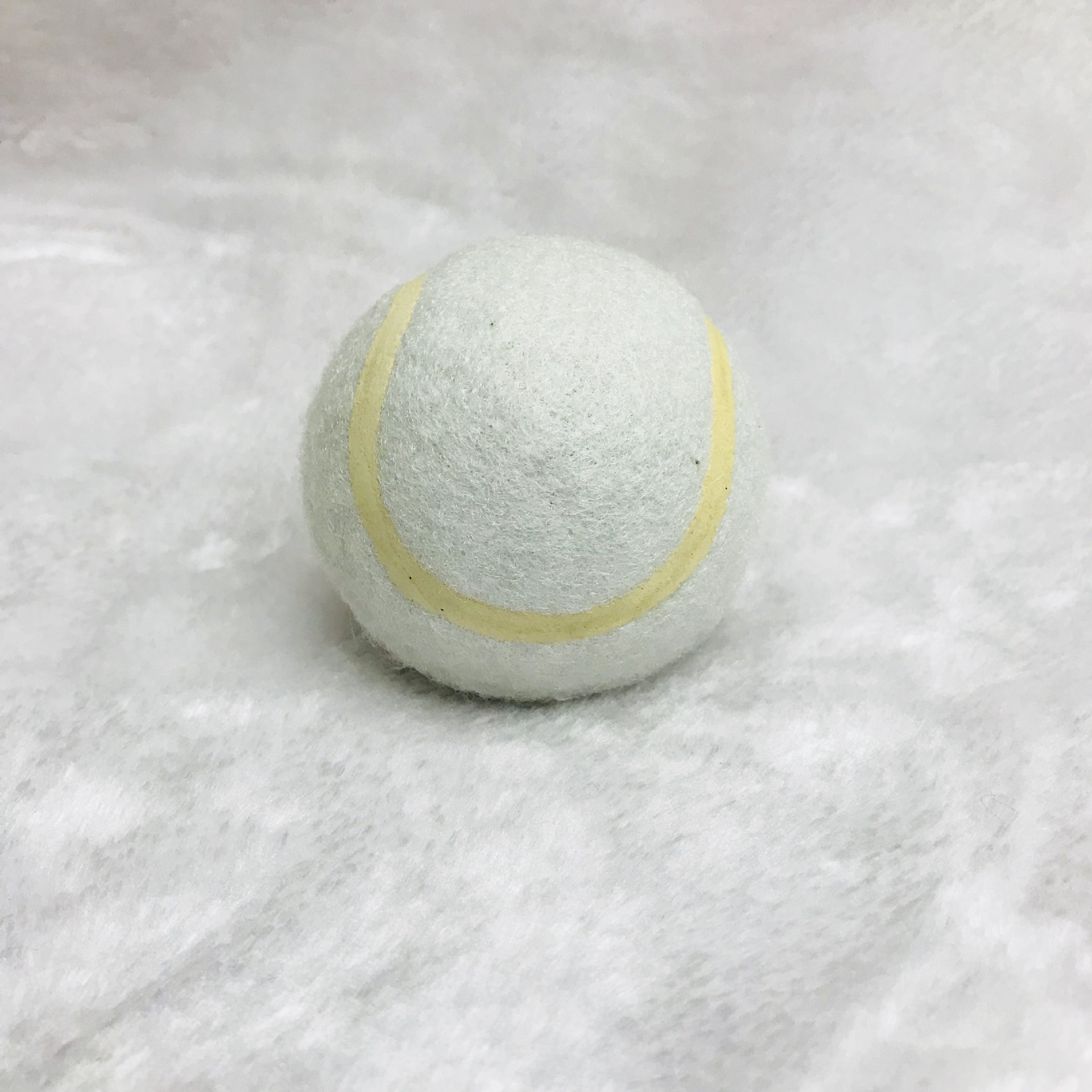 Clean white tennis ball washing and laundry down products customized for export manufacturers direct sales. Clean white tennis ball washing and laundry down products customized for export manufacturers direct sales.