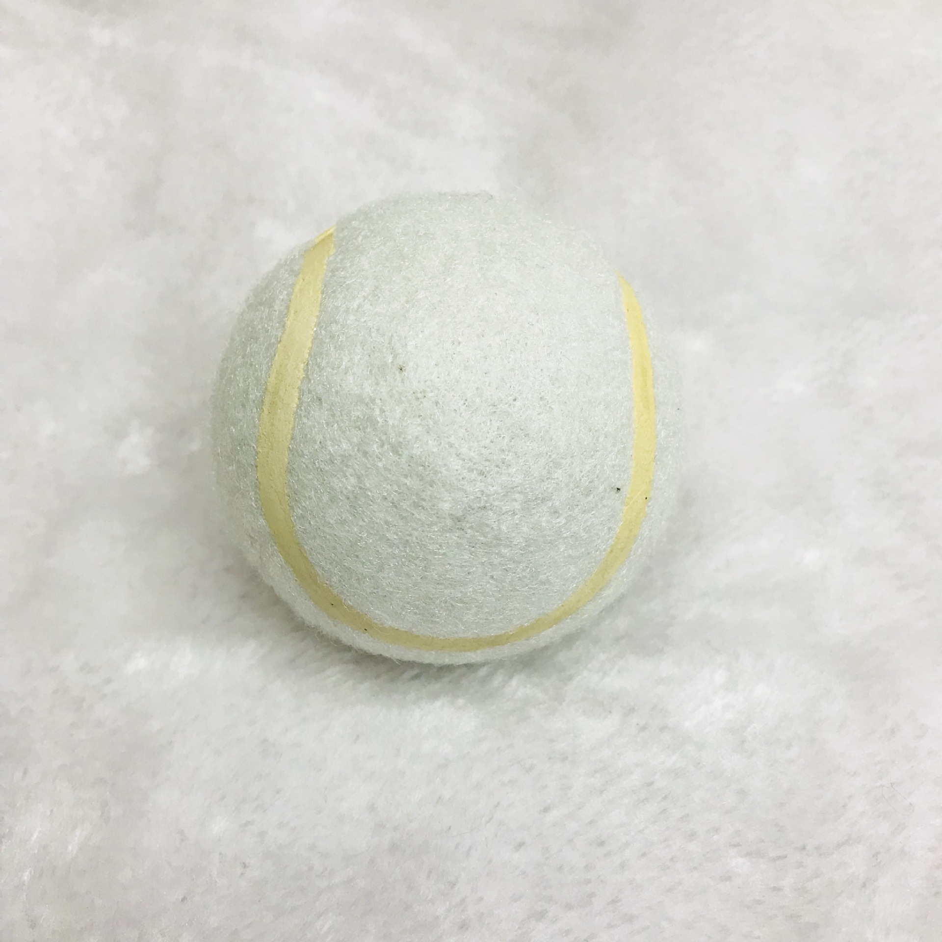 Clean white tennis ball washing and laundry down products customized for export manufacturers direct sales. Clean white tennis ball washing and laundry down products customized for export manufacturers direct sales.
