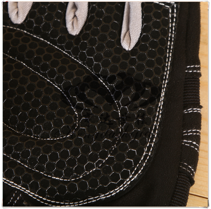 The Double - line is equipped with anti-skid and wear-resistant and breathable half-finger gloves.
