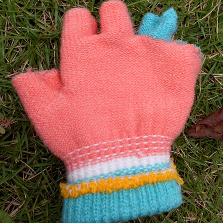 New Han children&#039;s half-finger gloves autumn winter warm dew Point creates cartoon KT Cat baby gloves wholesale