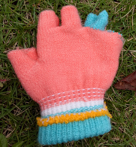 New Han children's half-finger gloves autumn winter warm dew Point creates cartoon KT Cat baby gloves wholesale