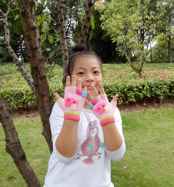 New Han children's half-finger gloves autumn winter warm dew Point creates cartoon KT Cat baby gloves wholesale