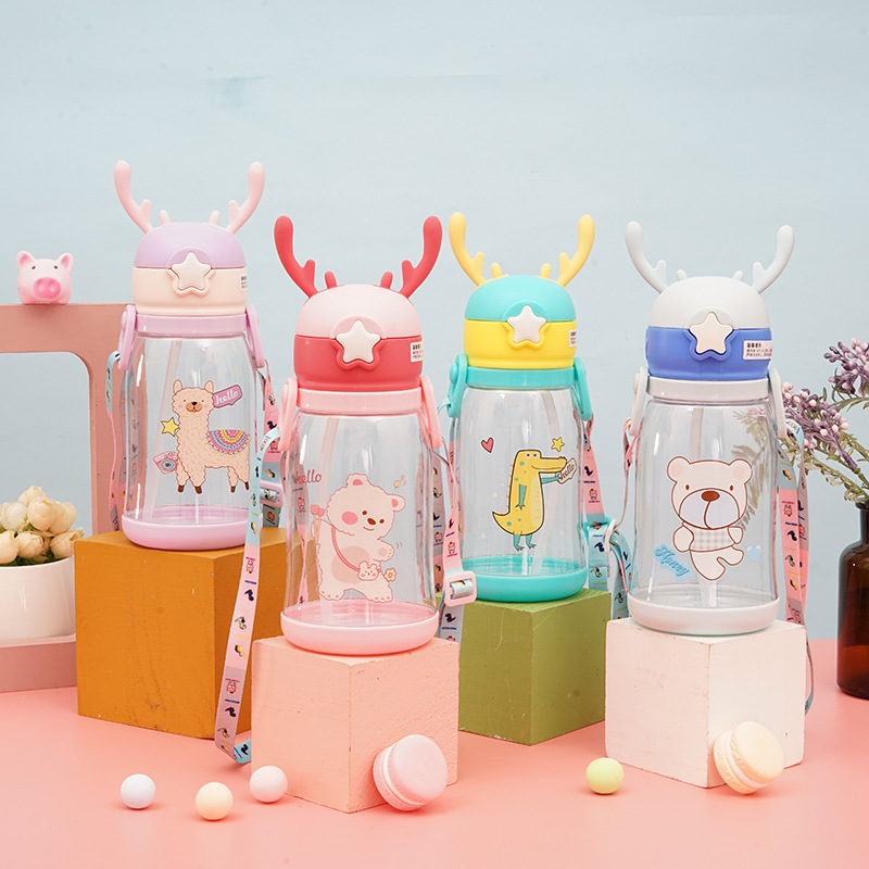 Antlers Children's Plastic Cup Outdoor Portable Lanyard Strap Sports Cup Fashion Cartoon Straw Cup Festival Gift Cup