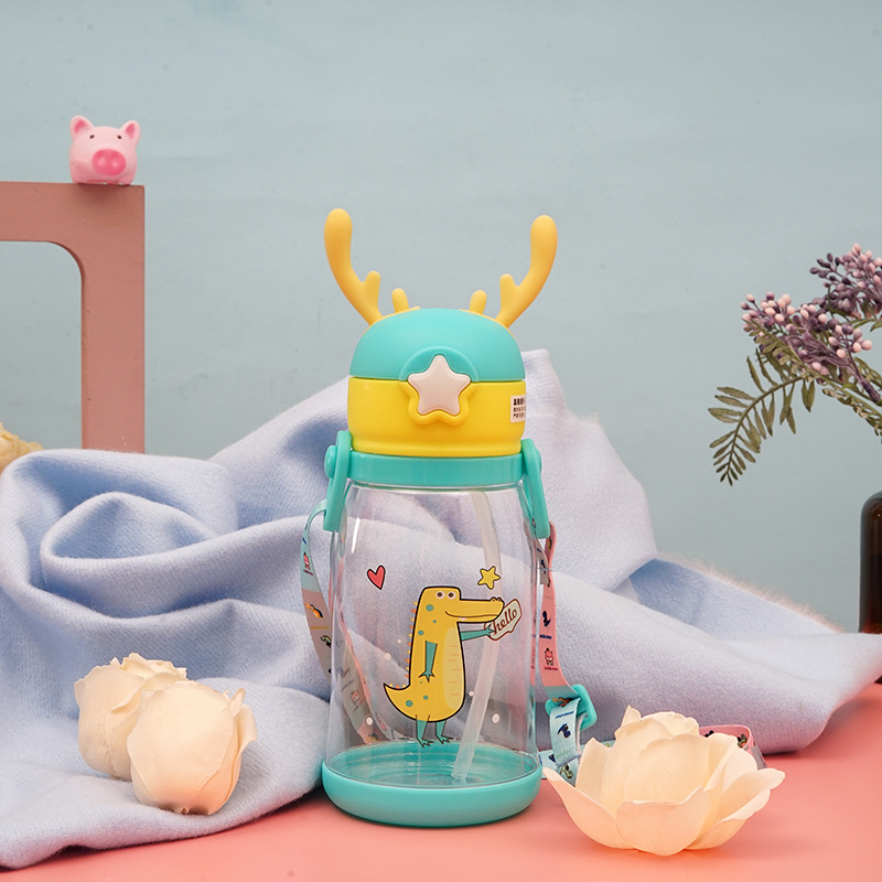 Antlers Children's Plastic Cup Outdoor Portable Lanyard Strap Sports Cup Fashion Cartoon Straw Cup Festival Gift Cup