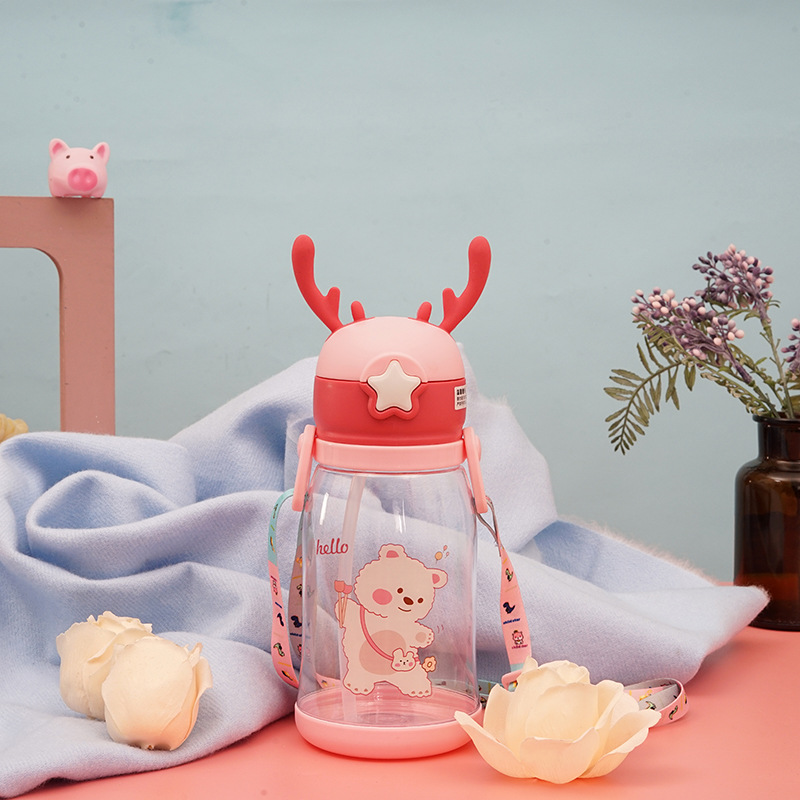 Antlers Children's Plastic Cup Outdoor Portable Lanyard Strap Sports Cup Fashion Cartoon Straw Cup Festival Gift Cup