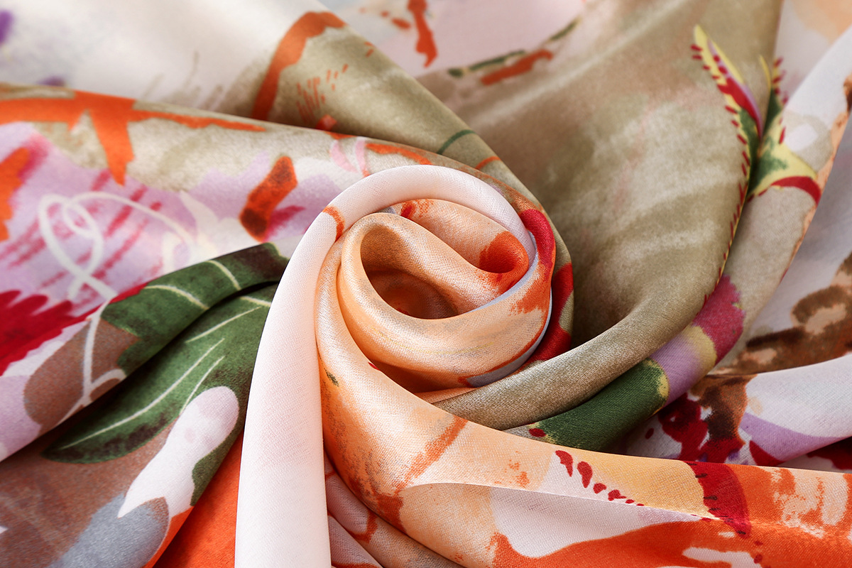 Large Silk Scarf Women's Summer Gift Beach Towel Sunscreen Scarf New Silk Satin Emulation Silk Scarf Sunshade Shawl Scarf Large Silk Scarf Women's Summer Gift Beach Towel Sunscreen Scarf New Silk Satin Emulation Silk Scarf Sunshade Shawl Scarf
