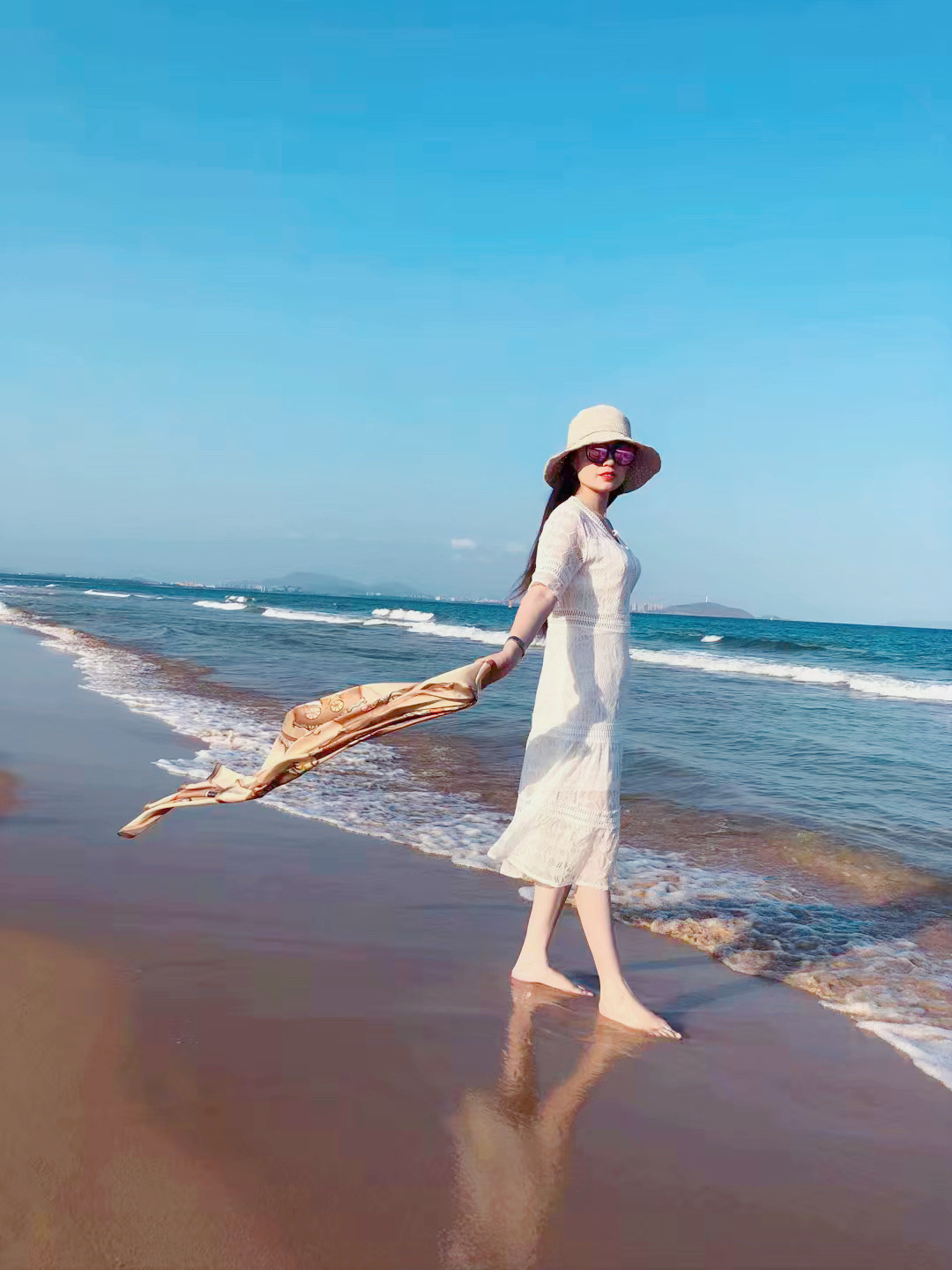 2021 Spring and Summer New Printed Silk Scarf Versatile Mulberry Silk Scarf Gift Long Sunscreen Shawl Beach Towel 2021 Spring and Summer New Printed Silk Scarf Versatile Mulberry Silk Scarf Gift Long Sunscreen Shawl Beach Towel
