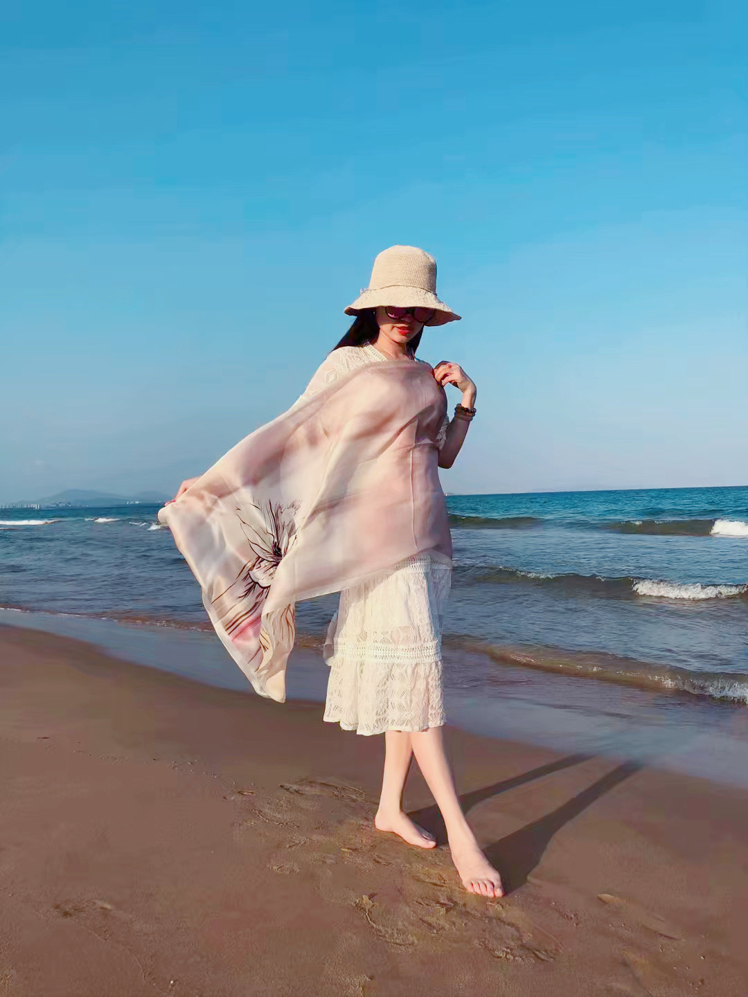 2021 Spring and Summer New Printed Silk Scarf Versatile Mulberry Silk Scarf Gift Long Sunscreen Shawl Beach Towel 2021 Spring and Summer New Printed Silk Scarf Versatile Mulberry Silk Scarf Gift Long Sunscreen Shawl Beach Towel