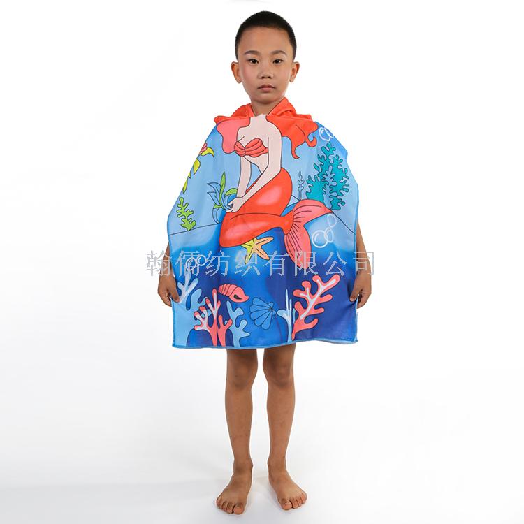 Portable outdoor beach towel for children&#039;s cape.