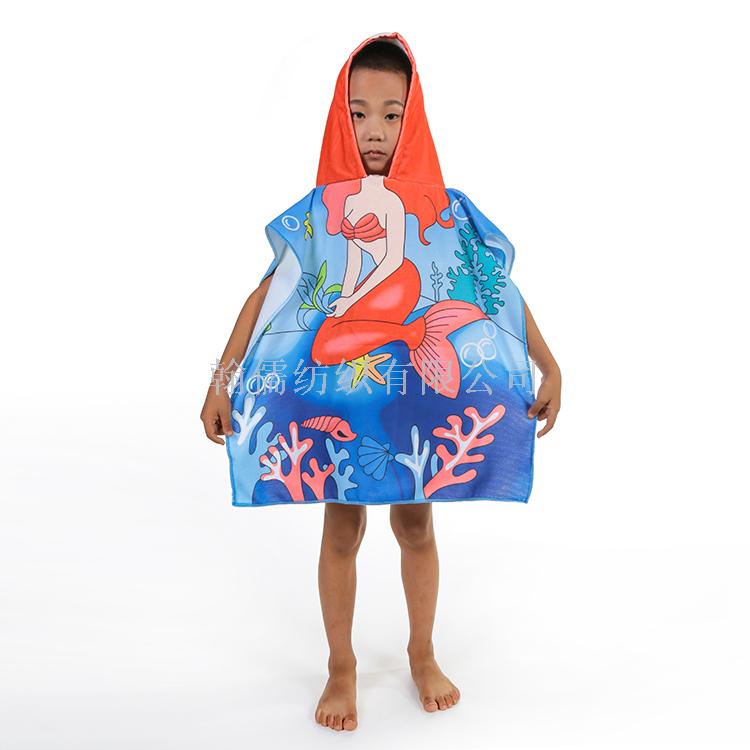 Portable outdoor beach towel for children's cape. Portable outdoor beach towel for children's cape.