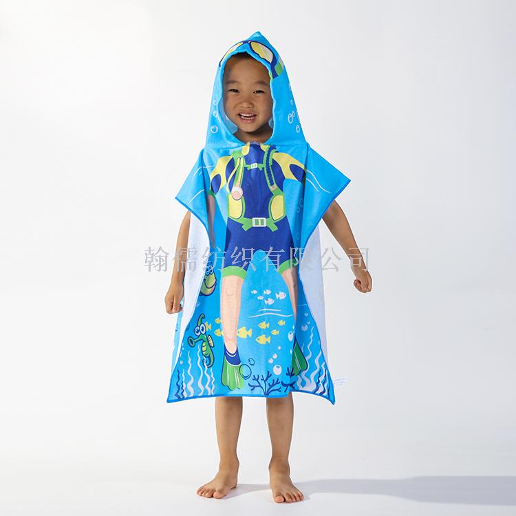 Portable outdoor beach towel for children's cape. Portable outdoor beach towel for children's cape.