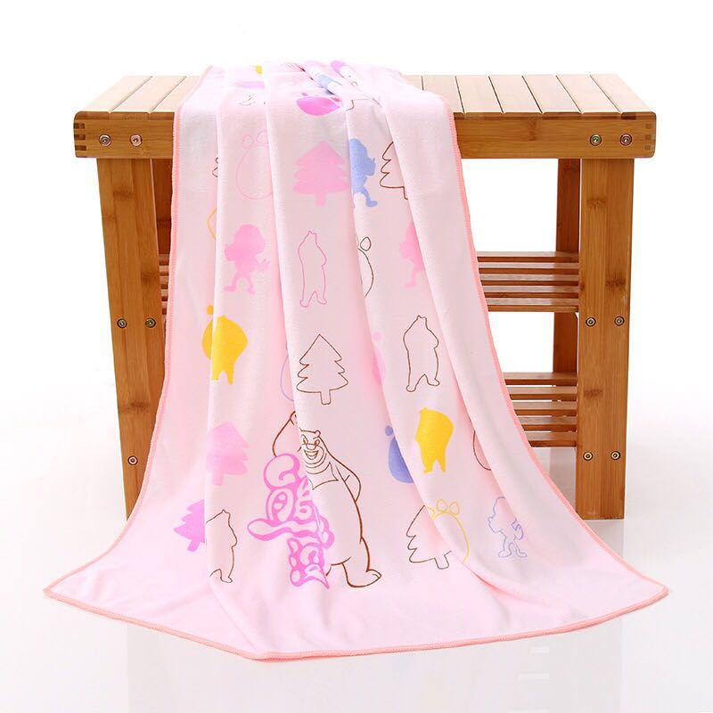 Ultra-fine fiber printed towel beach towel cartoon pattern children absorb water to infiltrate the swimming pool. Ultra-fine fiber printed towel beach towel cartoon pattern children absorb water to infiltrate the swimming pool.
