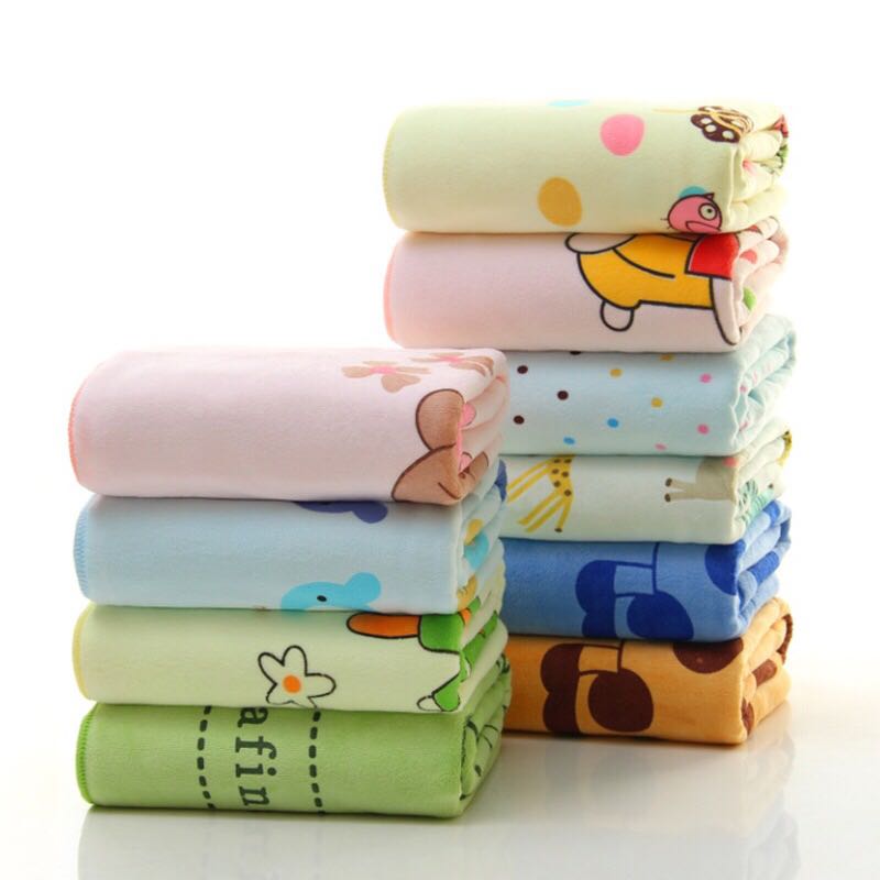 Ultra-fine fiber printed towel beach towel cartoon pattern children absorb water to infiltrate the swimming pool.