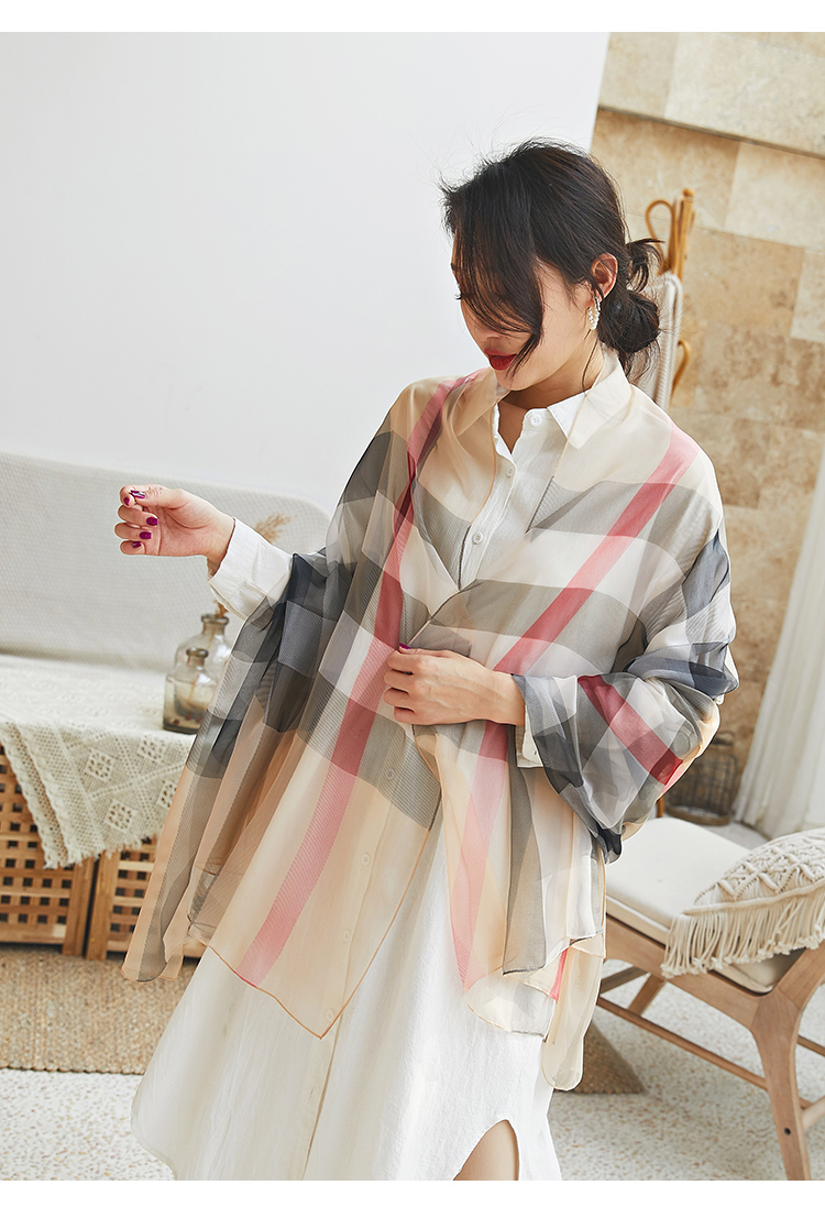 New Korean version of gauze scarf with scarf gradient long beach towel sunscreen scarf shawl dual-use women New Korean version of gauze scarf with scarf gradient long beach towel sunscreen scarf shawl dual-use women