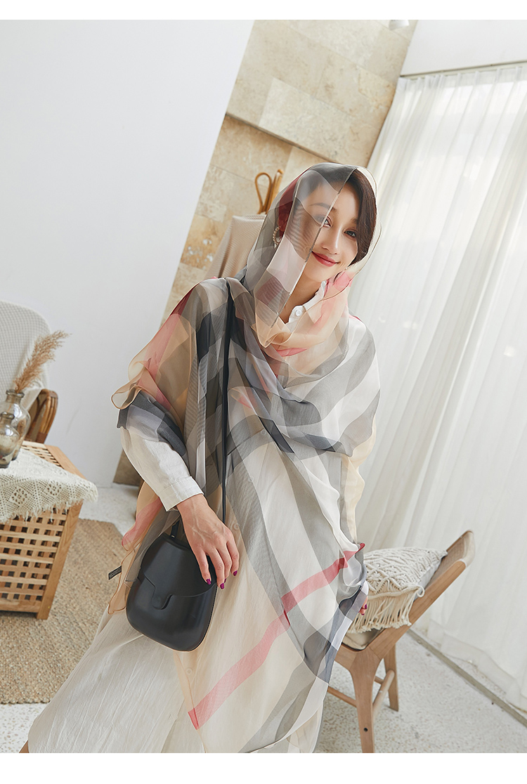 New Korean version of gauze scarf with scarf gradient long beach towel sunscreen scarf shawl dual-use women New Korean version of gauze scarf with scarf gradient long beach towel sunscreen scarf shawl dual-use women