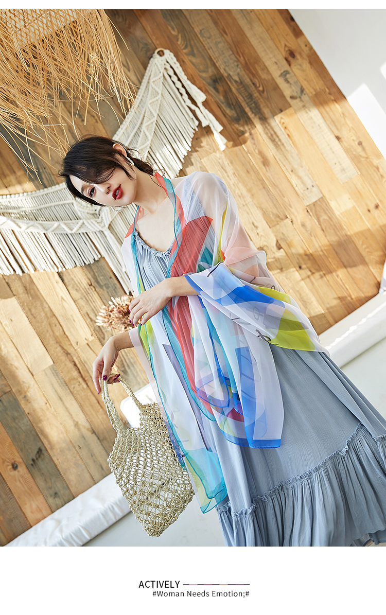 New Korean version of gauze scarf with scarf gradient long beach towel sunscreen scarf shawl dual-use women New Korean version of gauze scarf with scarf gradient long beach towel sunscreen scarf shawl dual-use women