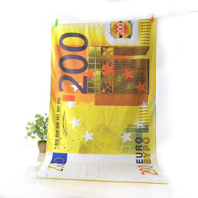 Ultra-fine fiber printed beach towel with spot pattern can be customized. Ultra-fine fiber printed beach towel with spot pattern can be customized.
