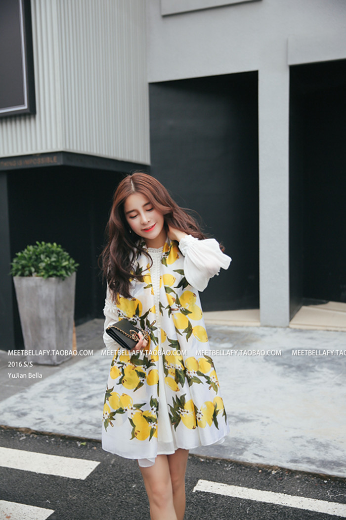 Spring, Summer and Autumn New Korean Style Floral Elegant High-End Imitated Silk Scarves Female Ornament Shawl Sunscreen Beach Towel Spring, Summer and Autumn New Korean Style Floral Elegant High-End Imitated Silk Scarves Female Ornament Shawl Sunscreen Beach Towel