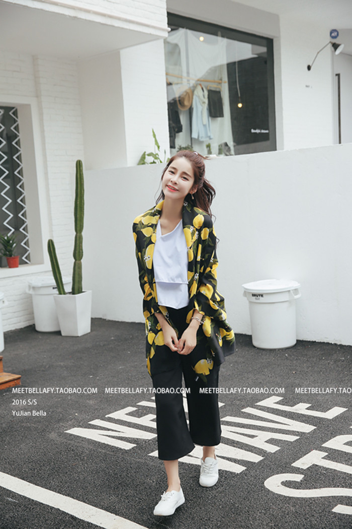 Spring, Summer and Autumn New Korean Style Floral Elegant High-End Imitated Silk Scarves Female Ornament Shawl Sunscreen Beach Towel Spring, Summer and Autumn New Korean Style Floral Elegant High-End Imitated Silk Scarves Female Ornament Shawl Sunscreen Beach Towel