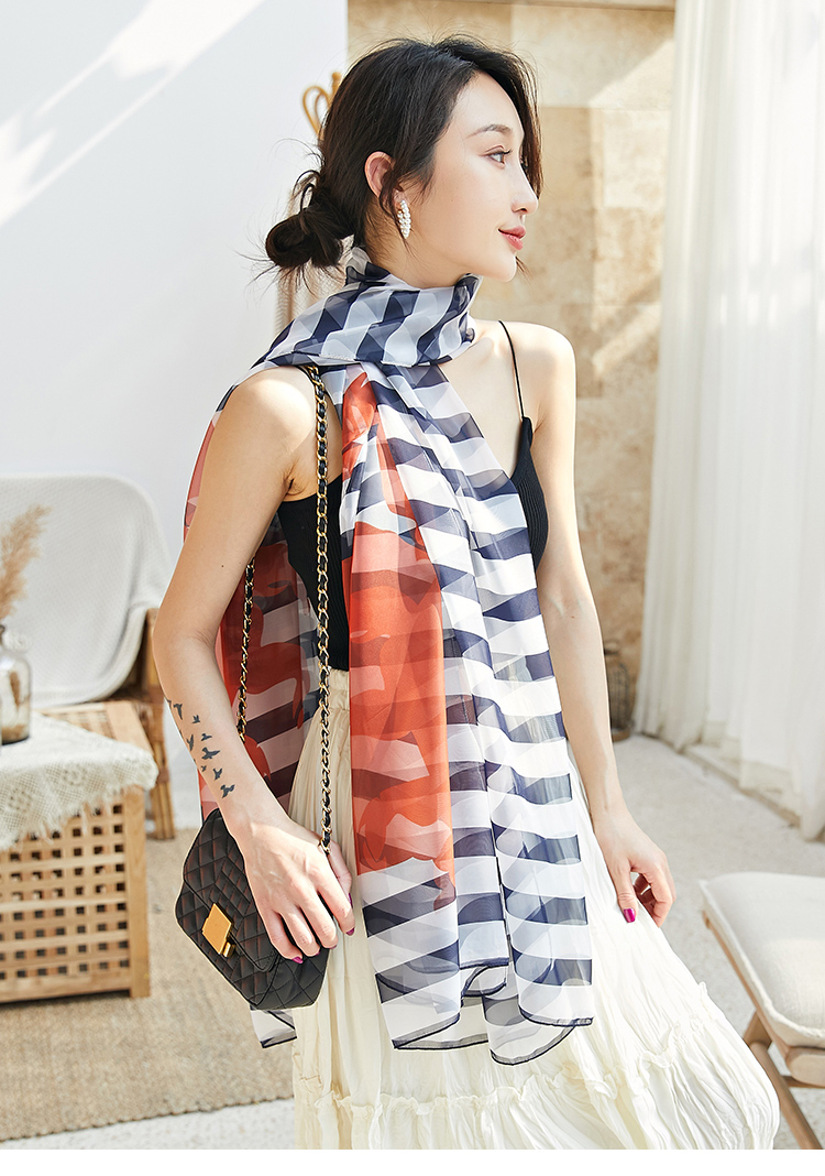 New Korean version of gauze scarf with scarf gradient long beach towel sunscreen scarf shawl dual-use women New Korean version of gauze scarf with scarf gradient long beach towel sunscreen scarf shawl dual-use women