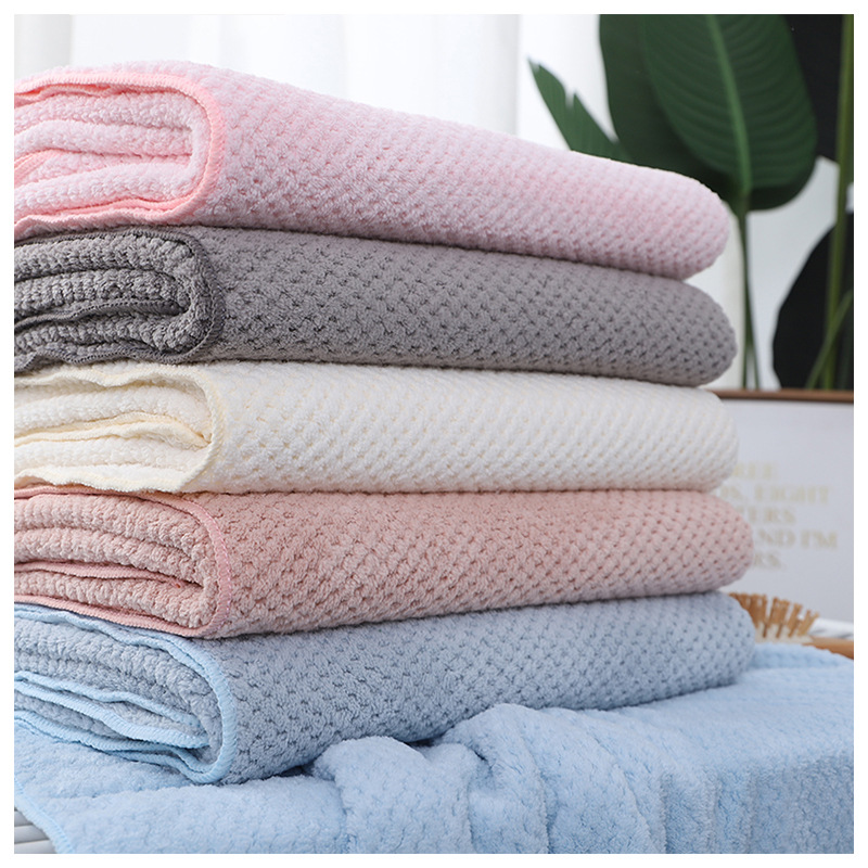 Bath Towel Pineapple Grid Household Adult Bath Towel High Density Coral Velvet Beach Towel 70*140 Big Towel Custom Wholesale