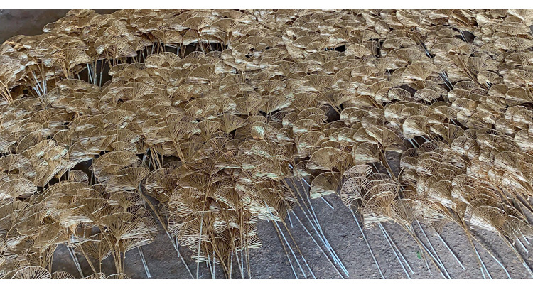New Golden Wedding Flower New Year Fan Eucalyptus Luxury Wedding Hall Decorative Silk Flower Plastic Fake Flower New Golden Wedding Flower New Year Fan Eucalyptus Luxury Wedding Hall Decorative Silk Flower Plastic Fake Flower