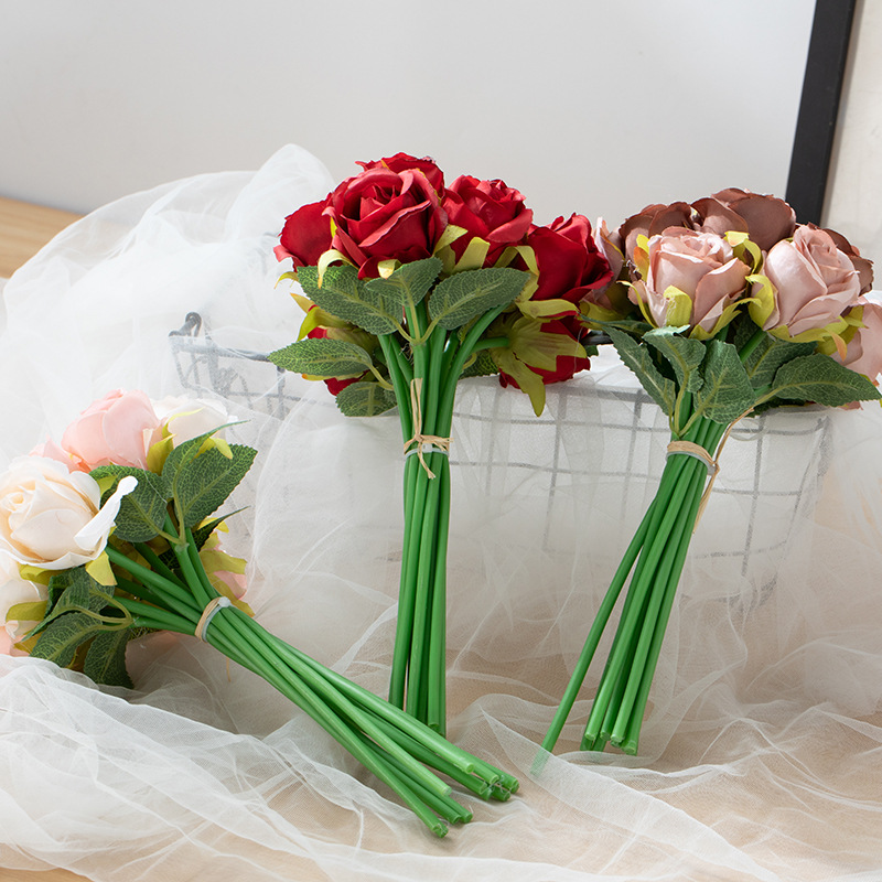 Korean Style 12-Head Simulation Hand Holding Rose Wedding Flower Silk Flower Handle Bundle Wedding Celebration Living Room Balcony Home Decoration Korean Style 12-Head Simulation Hand Holding Rose Wedding Flower Silk Flower Handle Bundle Wedding Celebration Living Room Balcony Home Decoration