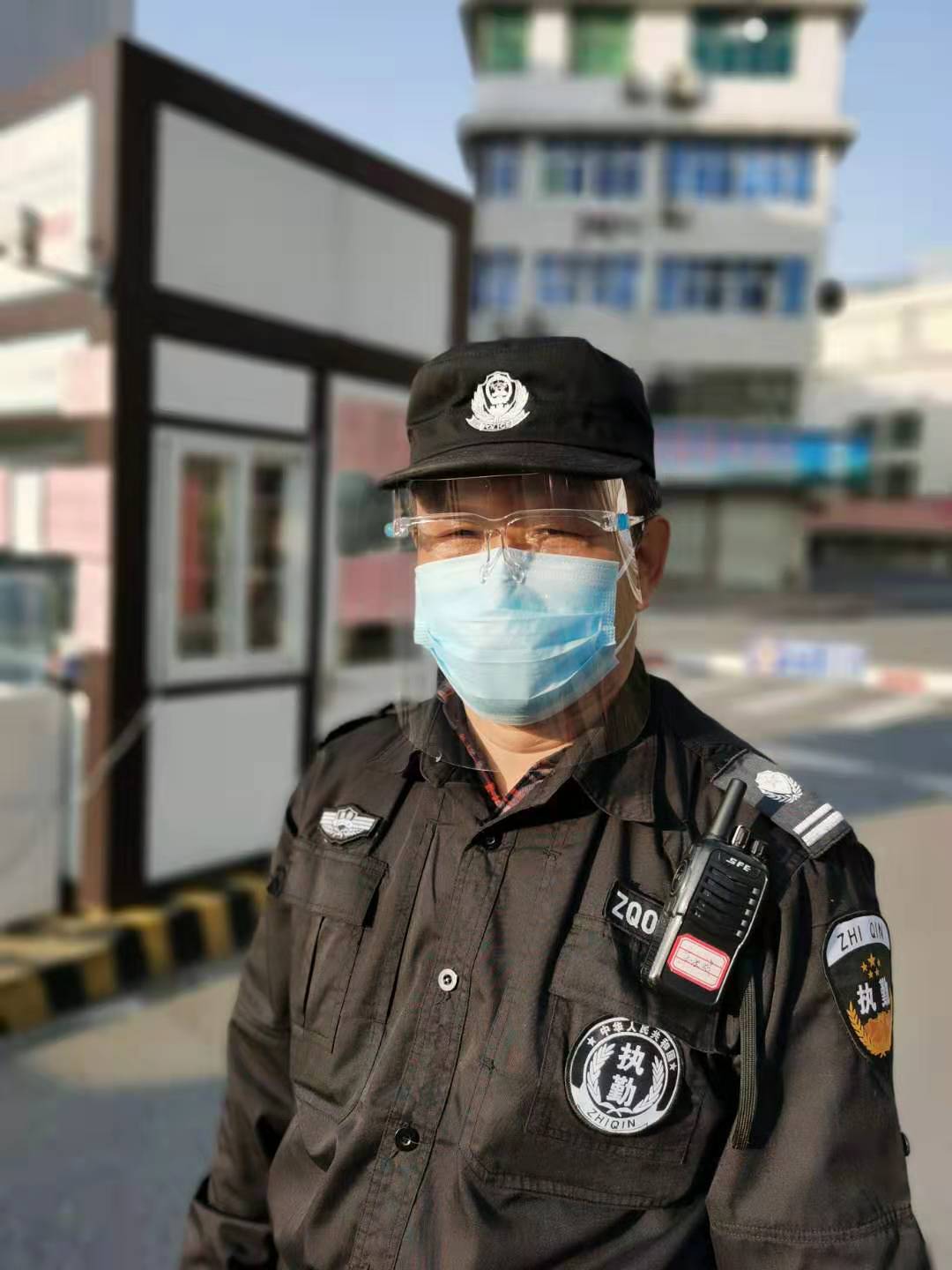 Stock a large supply of protective face mask face mask anti oil anti fog anti spray splash mask