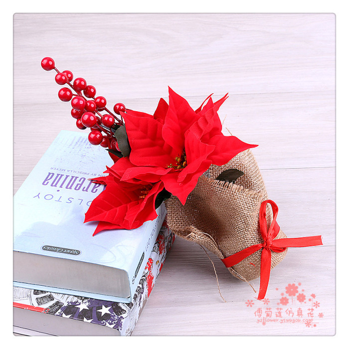 Christmas flower Christmas red artificial flower flower flower flower pot decoration decorative floral decoration.