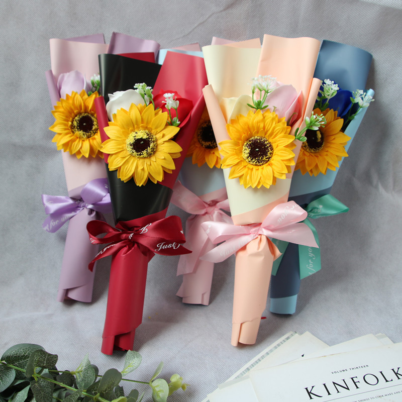 Factory Wholesale Creative Single Rose Sunflower Hand Holding Soap Bouquet Birthday Gift Christmas Graduation Season Activity