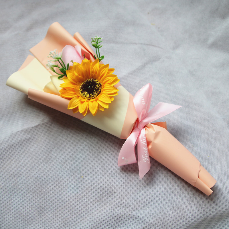 Factory Wholesale Creative Single Rose Sunflower Hand Holding Soap Bouquet Birthday Gift Christmas Graduation Season Activity