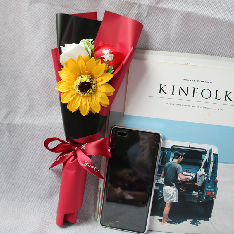 Factory Wholesale Creative Single Rose Sunflower Hand Holding Soap Bouquet Birthday Gift Christmas Graduation Season Activity